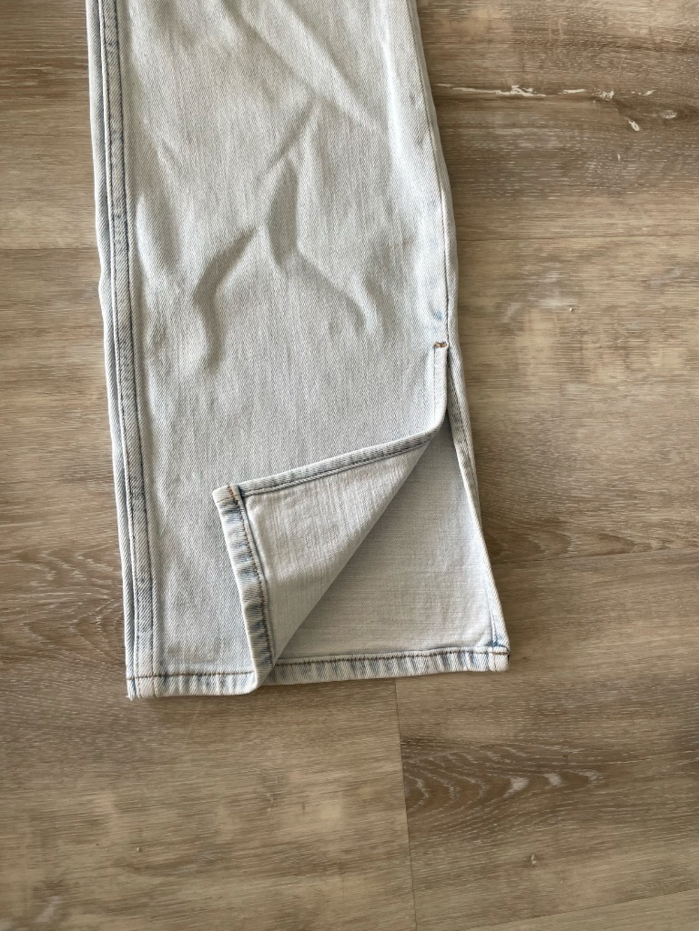 Abercrombie & Fitch 90s High Rise Slim Straight Split Hem Jeans | Light Wash 27 - Picture 12 of 13